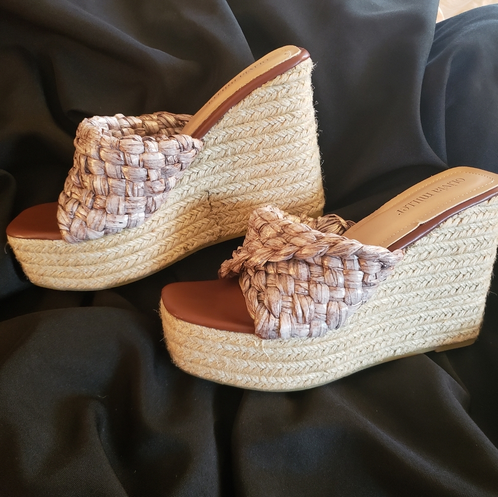 Olivia Miller Irma Wedge Sandals - 7